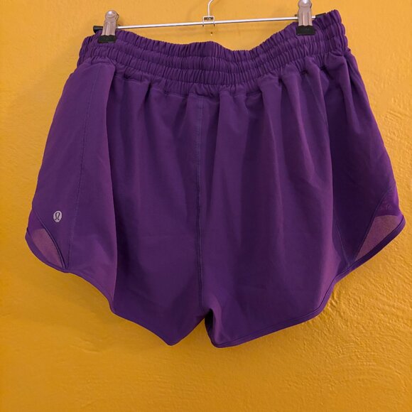 Lululemon Hotty Hot HR Short 2.5” Lined - College Purple - Size 10 - NWT - Picture 2 of 5